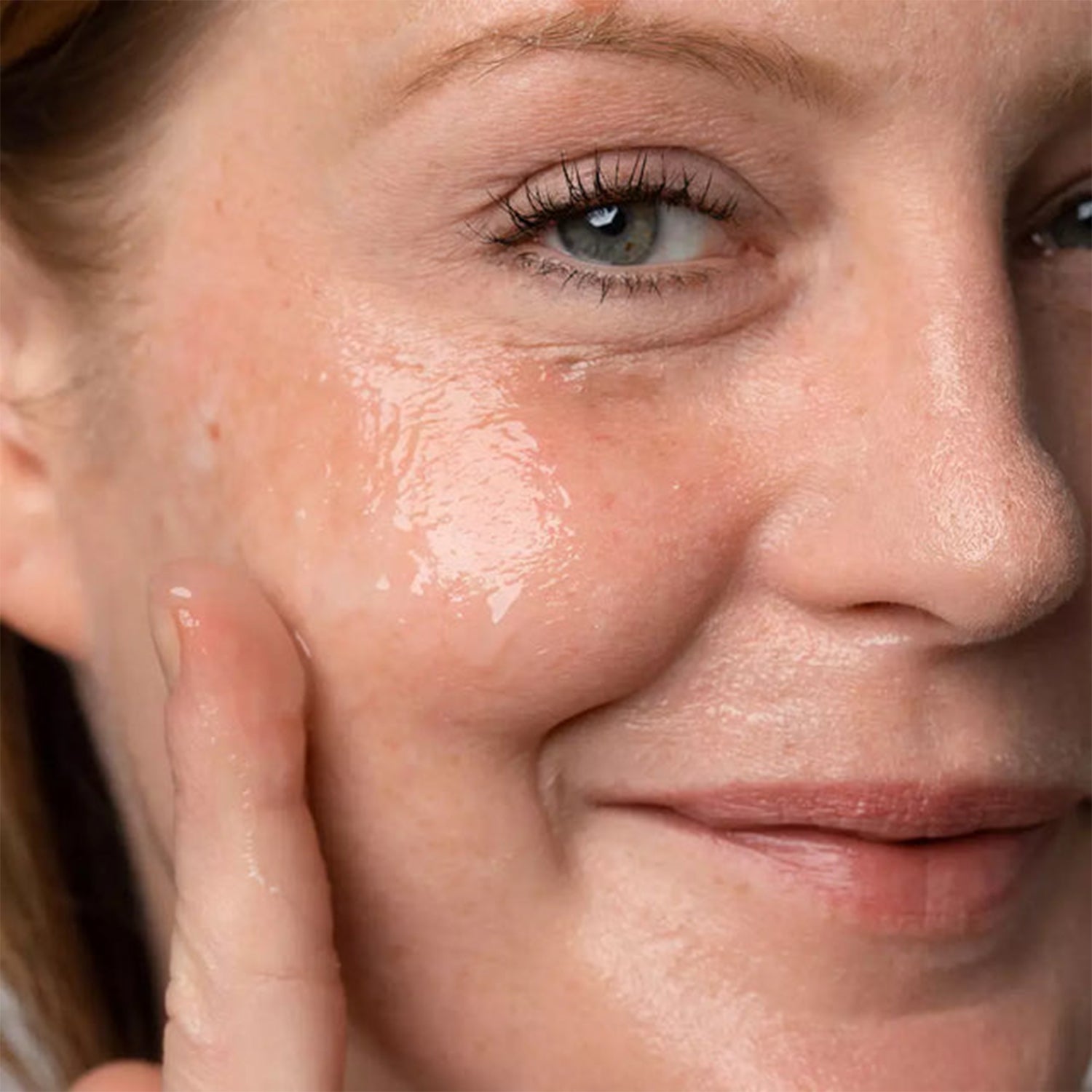 GO FOR GLOW - Gel Nettoyant Exfoliant Éclat Universel